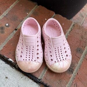 Native Blush Pink Jefferson Bloom Shoes Size 4C toddler girls